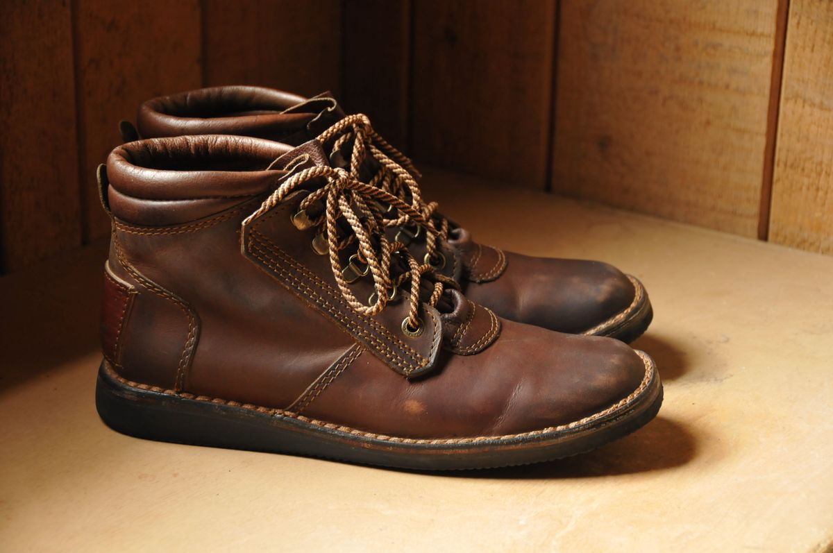 Photo by Lazarey on April 5, 2025 of the The Courteney Boot Company Safari (custom) in Mossop Leather - Dark Brown Bovine.