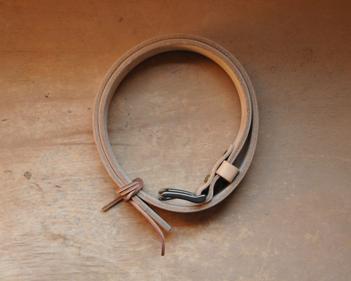 Photo by Lazarey on September 27, 2025 of the Carmine Jack Leather Oak Bark Shipyard Belt in J&FJ Baker Natural Oak Bark Tanned Bridle, 16oz.