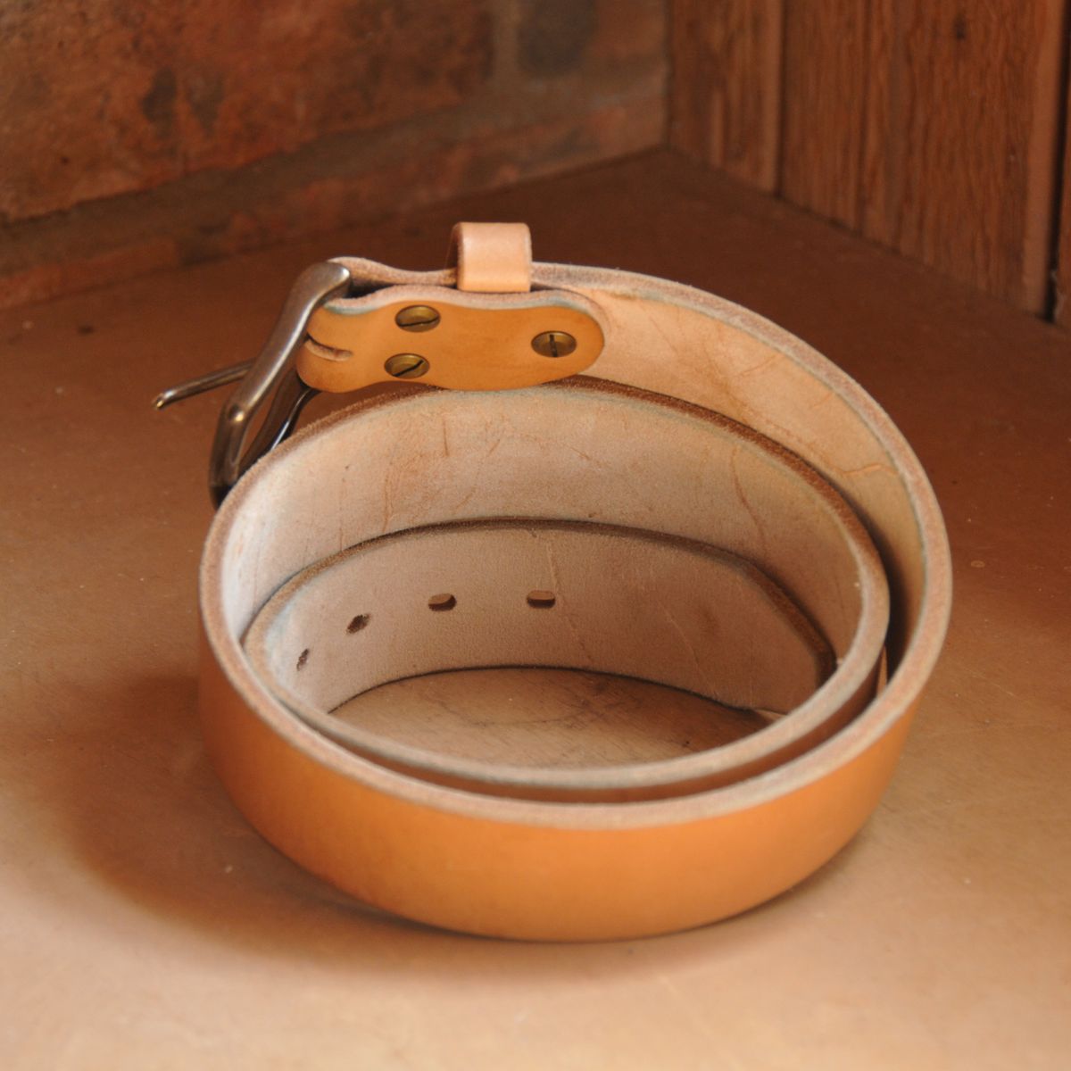 Photo by Lazarey on March 2, 2026 of the Carmine Jack Leather Oak Bark Shipyard Belt in J&FJ Baker Natural Oak Bark Tanned Bridle, 16oz.