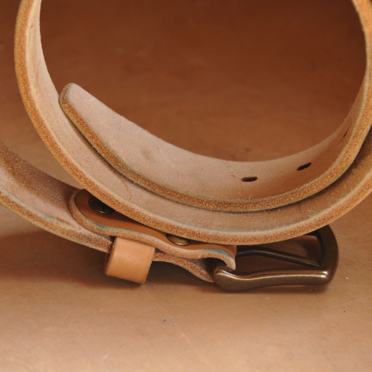 Photo by Lazarey on March 2, 2026 of the Carmine Jack Leather Oak Bark Shipyard Belt in J&FJ Baker Natural Oak Bark Tanned Bridle, 16oz.
