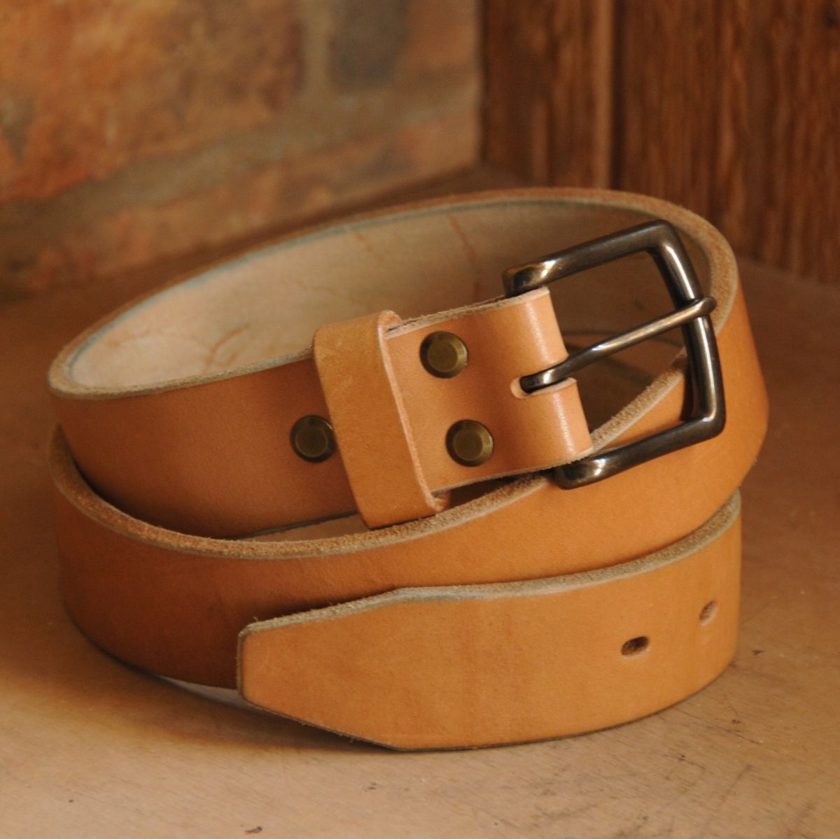Photo by Lazarey on April 5, 2026 of the Carmine Jack Leather Oak Bark Shipyard Belt in J&FJ Baker Natural Oak Bark Tanned Bridle, 16oz.