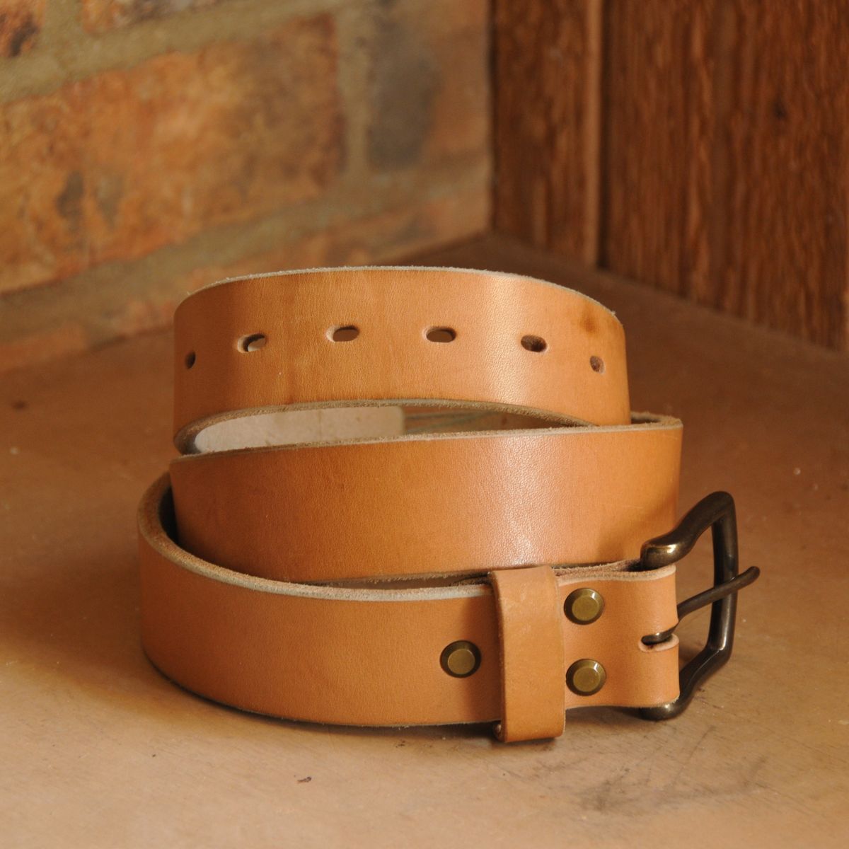 Photo by Lazarey on April 5, 2026 of the Carmine Jack Leather Oak Bark Shipyard Belt in J&FJ Baker Natural Oak Bark Tanned Bridle, 16oz.