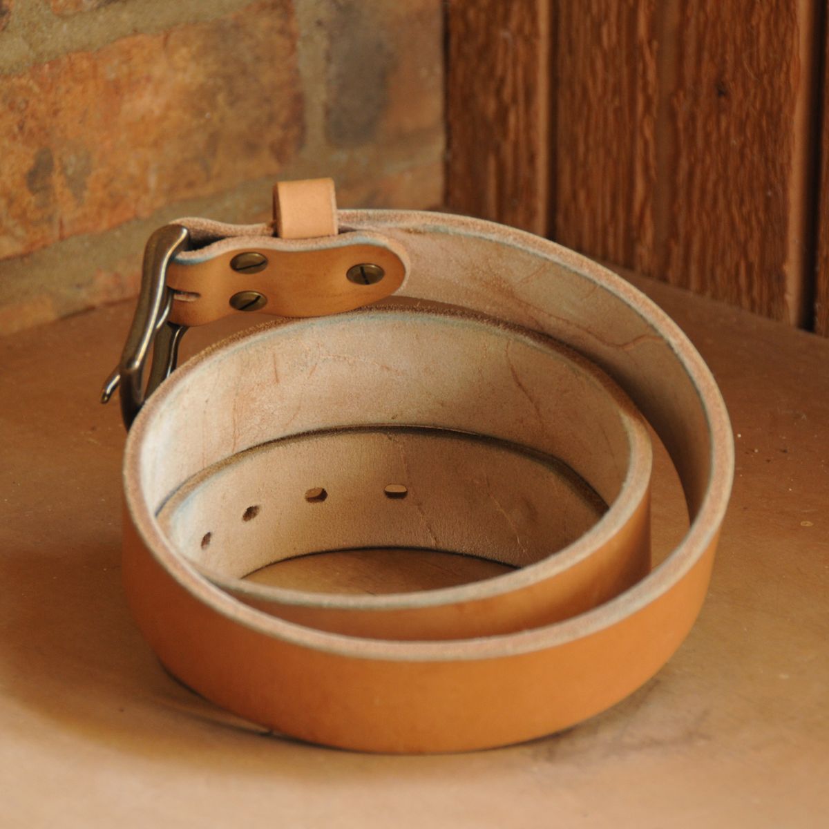 Photo by Lazarey on April 5, 2026 of the Carmine Jack Leather Oak Bark Shipyard Belt in J&FJ Baker Natural Oak Bark Tanned Bridle, 16oz.