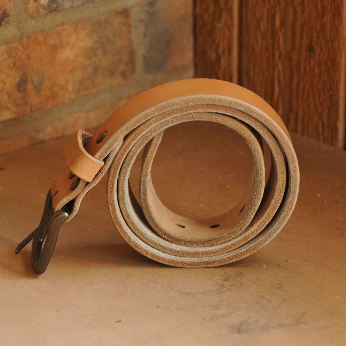 Photo by Lazarey on April 5, 2026 of the Carmine Jack Leather Oak Bark Shipyard Belt in J&FJ Baker Natural Oak Bark Tanned Bridle, 16oz.