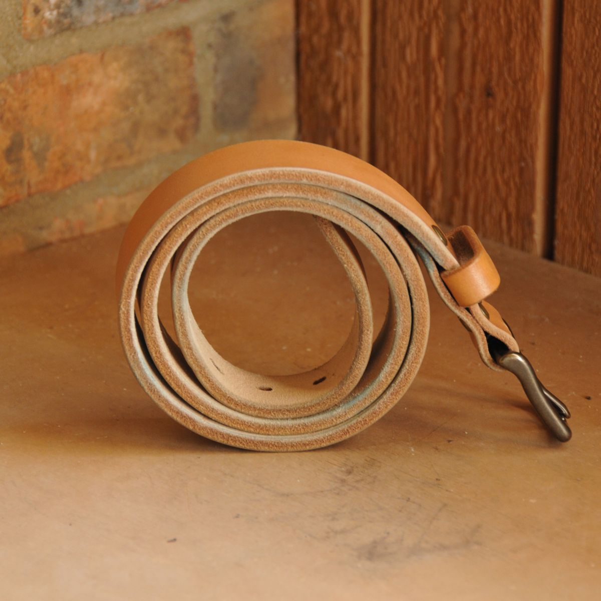 Photo by Lazarey on April 5, 2026 of the Carmine Jack Leather Oak Bark Shipyard Belt in J&FJ Baker Natural Oak Bark Tanned Bridle, 16oz.