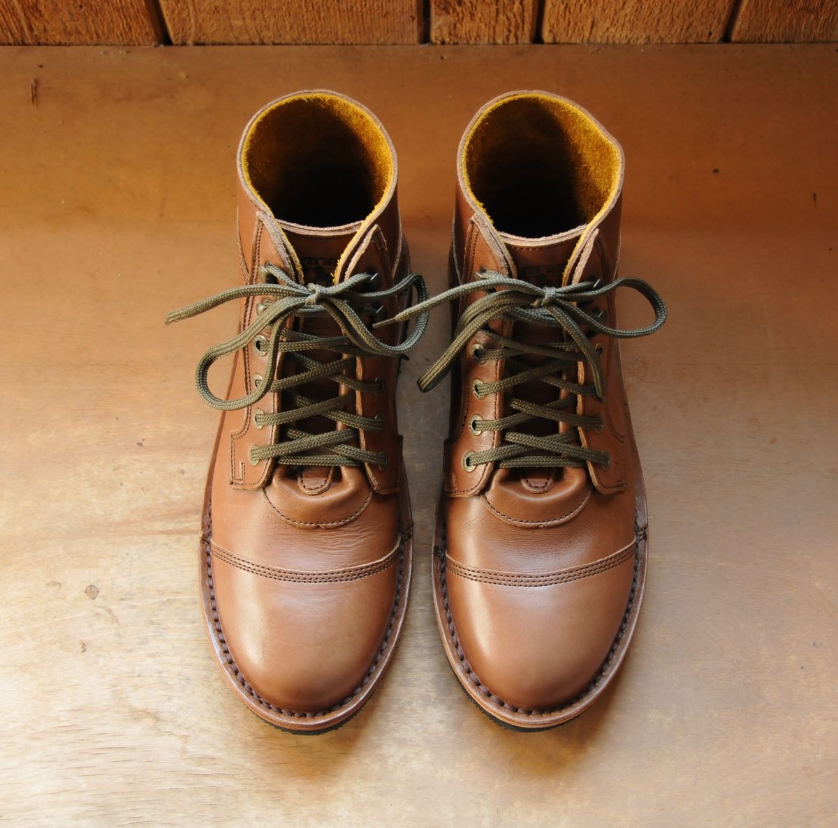 Photo by Lazarey on September 27, 2025 of the Jim Green Numzaan in Jim Green / Natural Veg Tan.