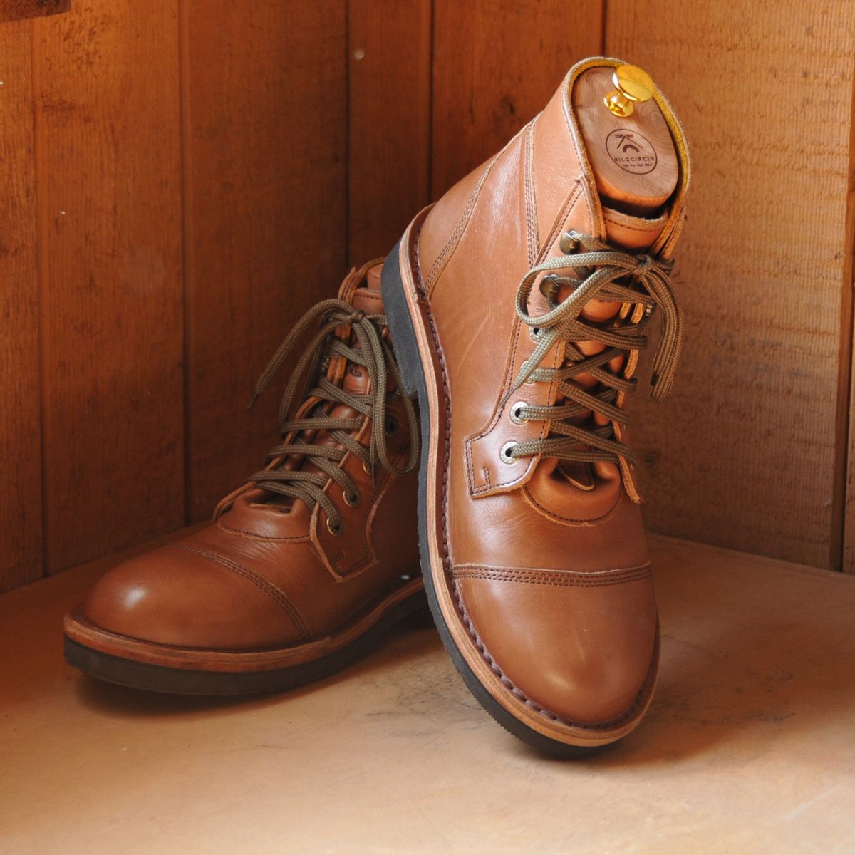 Photo by Lazarey on November 1, 2025 of the Jim Green Numzaan in Jim Green / Natural Veg Tan.