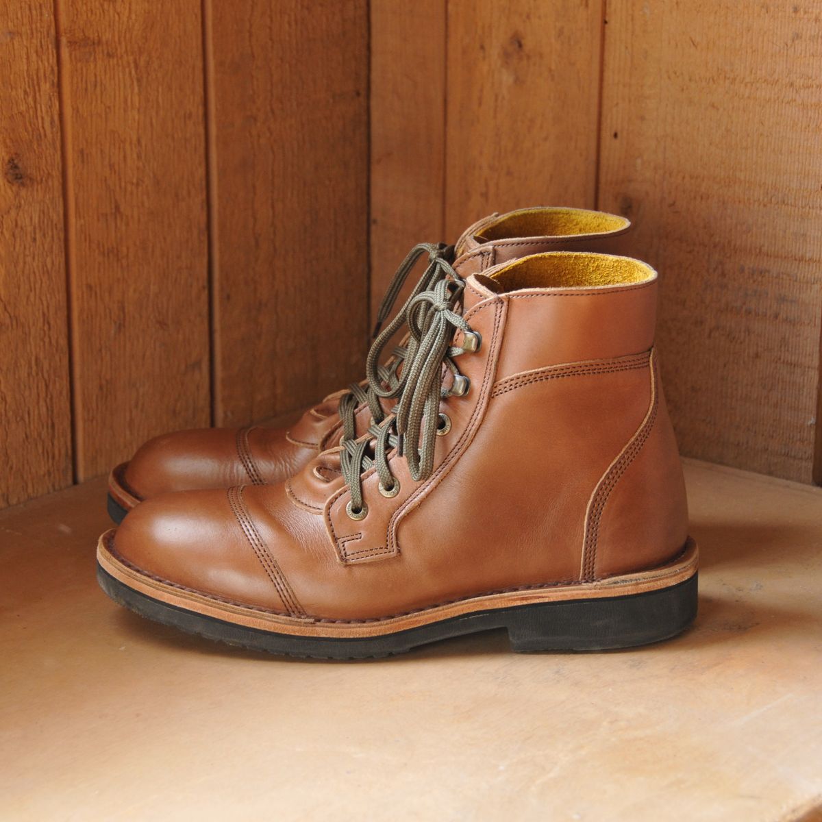 Photo by Lazarey on November 1, 2025 of the Jim Green Numzaan in Jim Green / Natural Veg Tan.