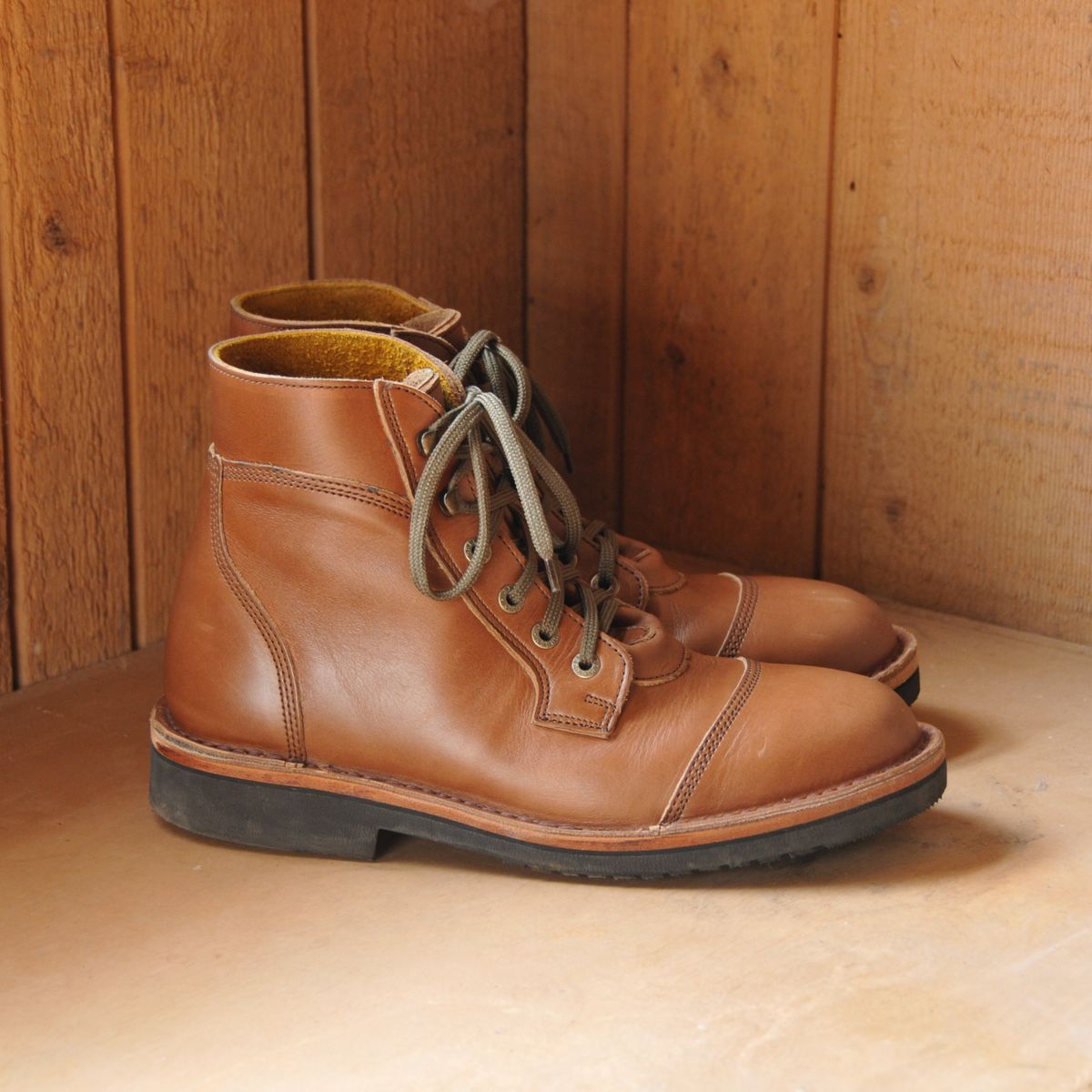 Photo by Lazarey on November 1, 2025 of the Jim Green Numzaan in Jim Green / Natural Veg Tan.