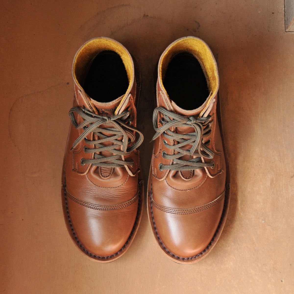 Photo by Lazarey on November 1, 2025 of the Jim Green Numzaan in Jim Green / Natural Veg Tan.