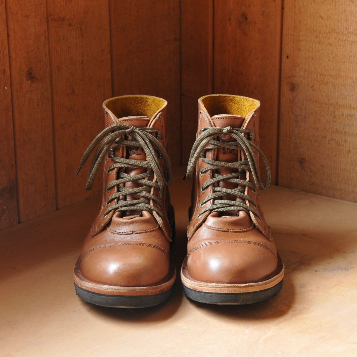 Photo by Lazarey on December 5, 2025 of the Jim Green Numzaan in Jim Green / Natural Veg Tan.