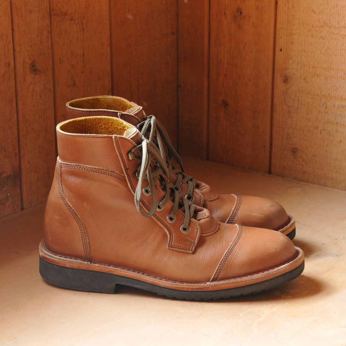 Photo by Lazarey on December 5, 2025 of the Jim Green Numzaan in Jim Green / Natural Veg Tan.