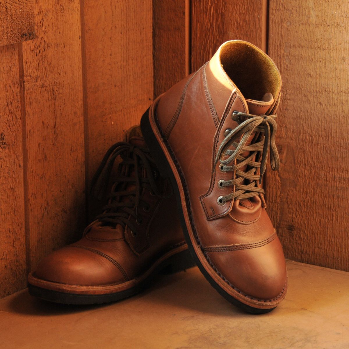 Photo by Lazarey on January 3, 2026 of the Jim Green Numzaan in Jim Green / Natural Veg Tan.