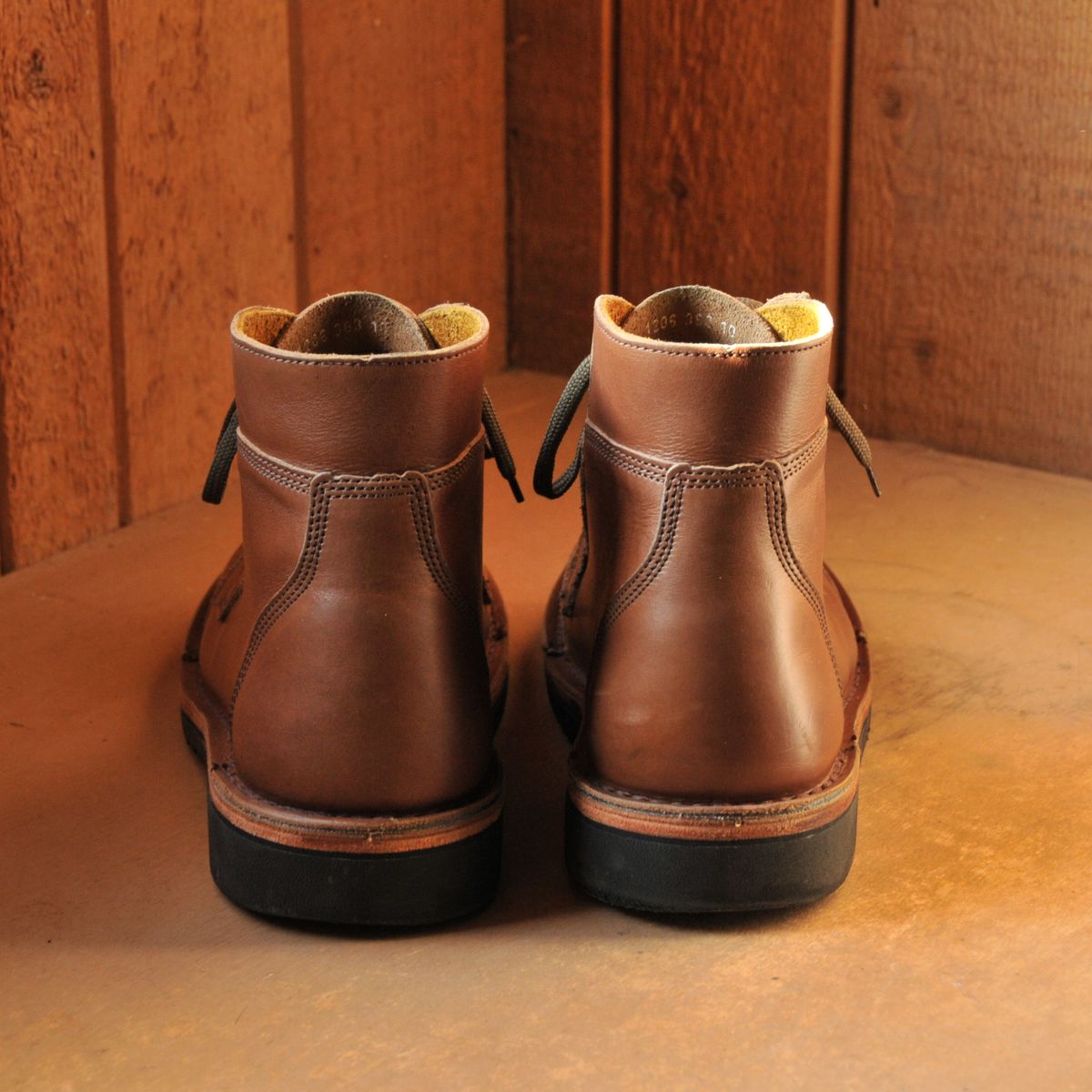 Photo by Lazarey on January 3, 2026 of the Jim Green Numzaan in Jim Green / Natural Veg Tan.