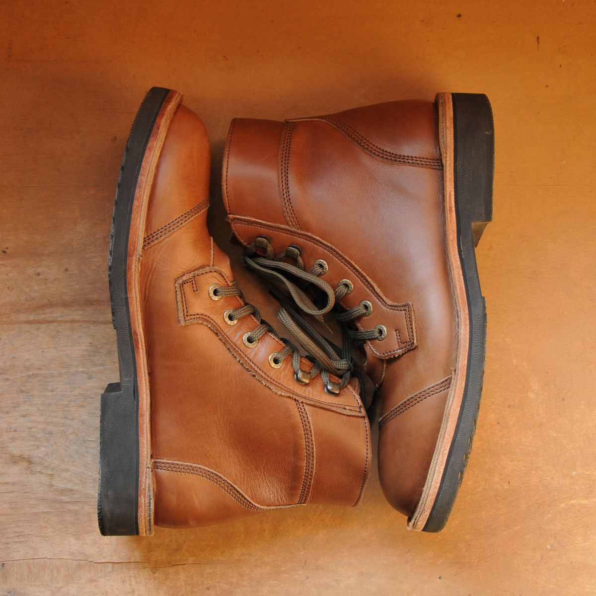 Photo by Lazarey on January 3, 2026 of the Jim Green Numzaan in Jim Green / Natural Veg Tan.