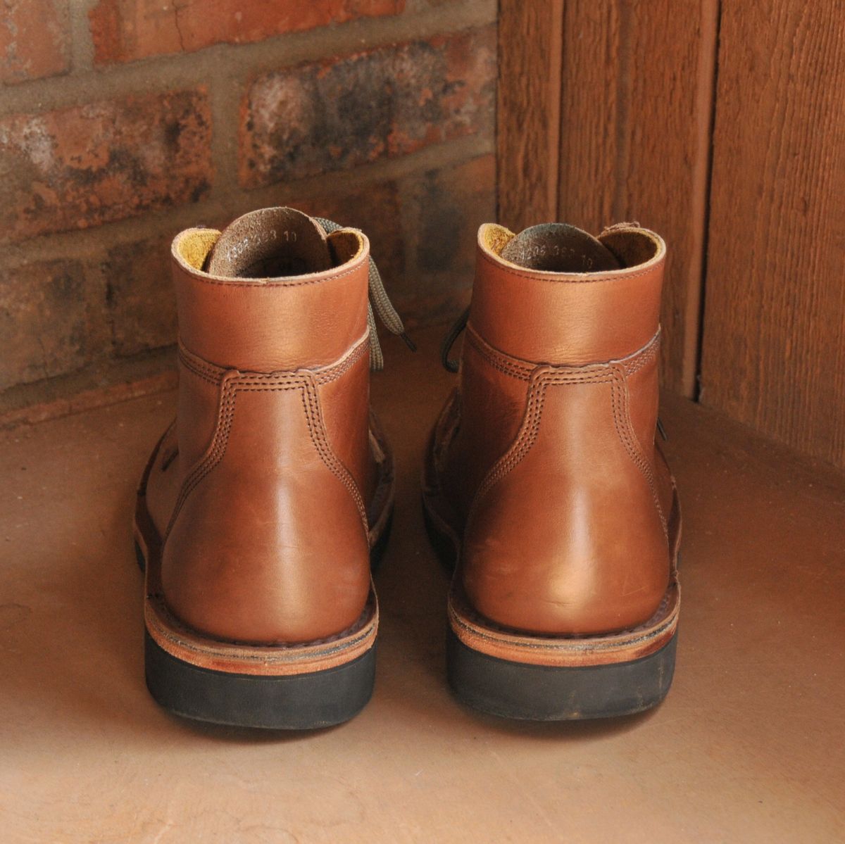 Photo by Lazarey on March 2, 2026 of the Jim Green Numzaan in Jim Green / Natural Veg Tan.