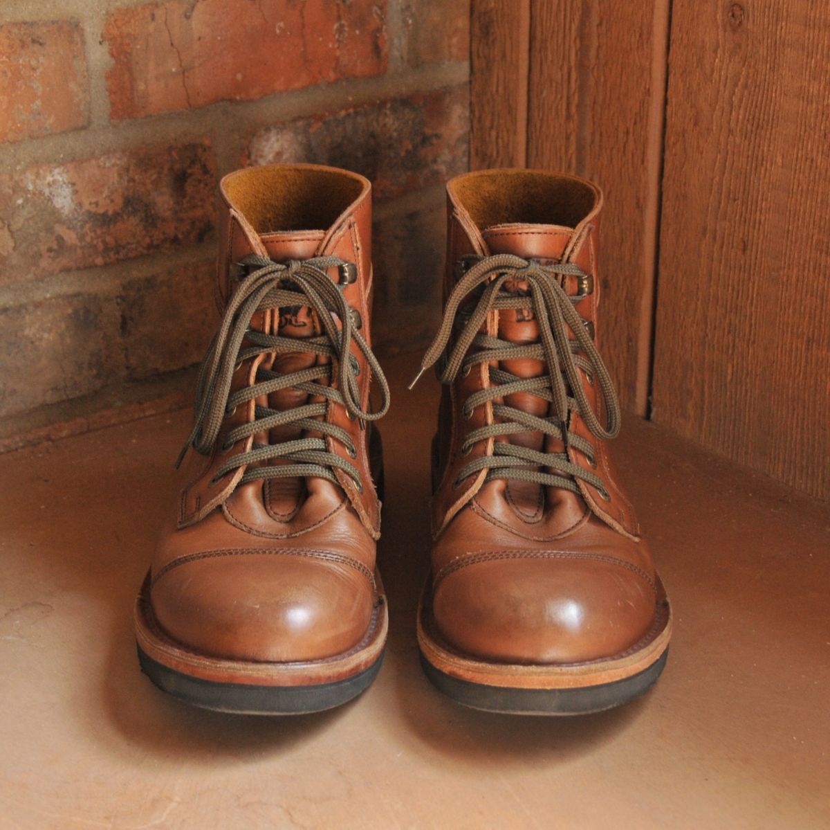 Photo by Lazarey on March 2, 2026 of the Jim Green Numzaan in Jim Green / Natural Veg Tan.