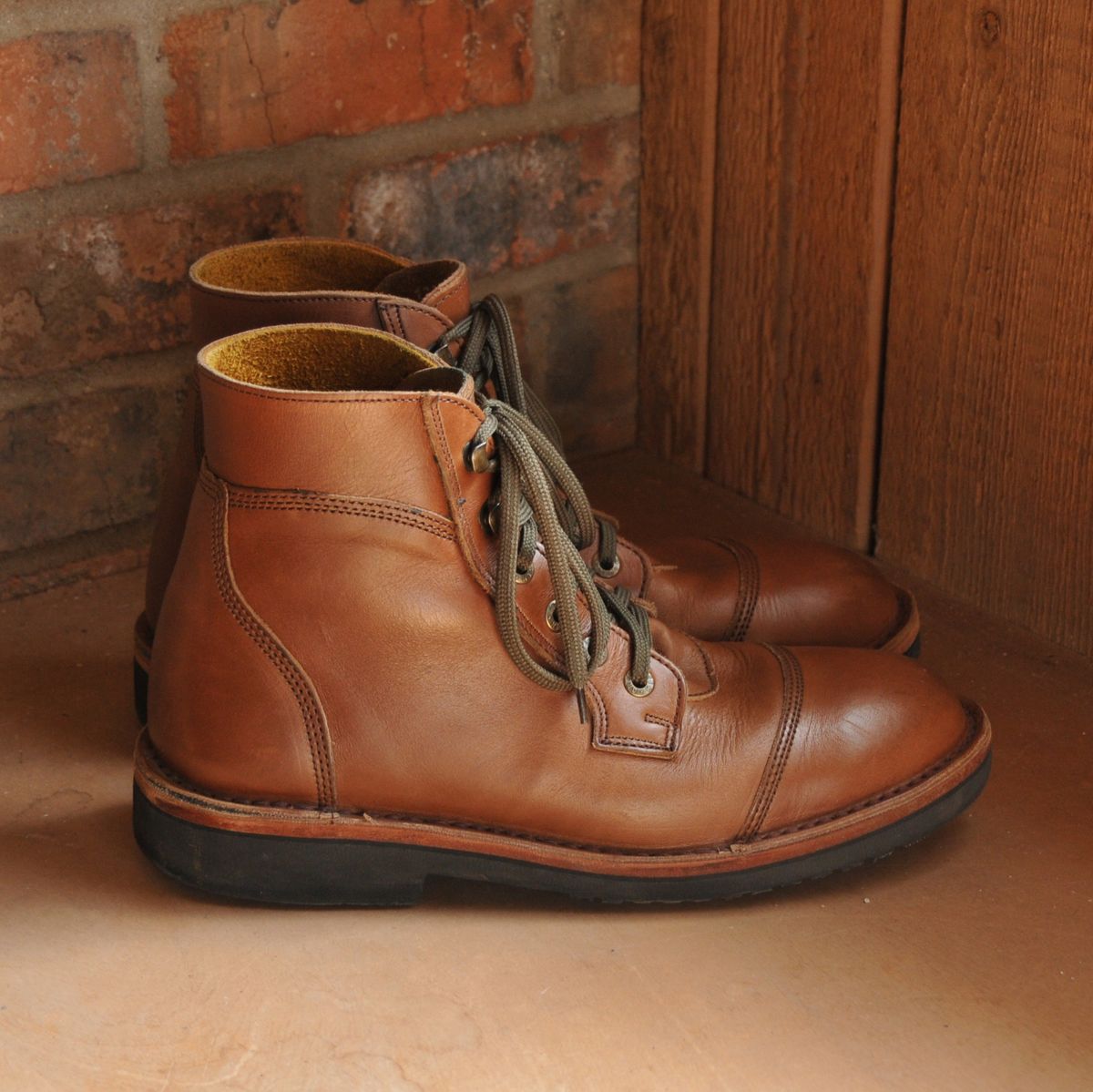 Photo by Lazarey on March 2, 2026 of the Jim Green Numzaan in Jim Green / Natural Veg Tan.