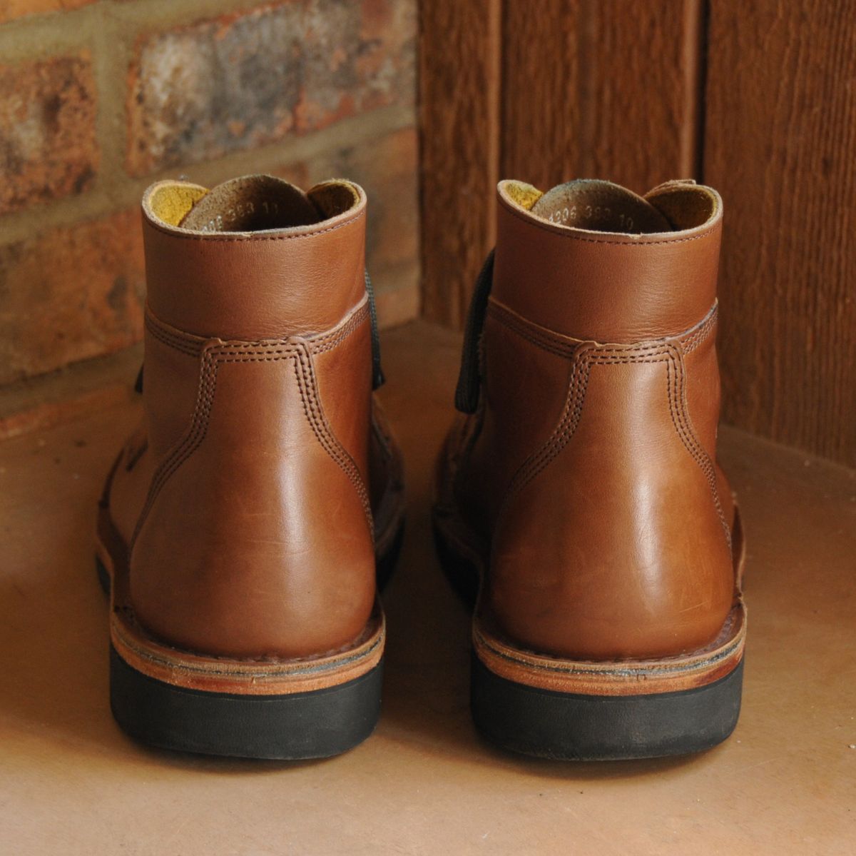 Photo by Lazarey on April 5, 2026 of the Jim Green Numzaan in Jim Green / Natural Veg Tan.