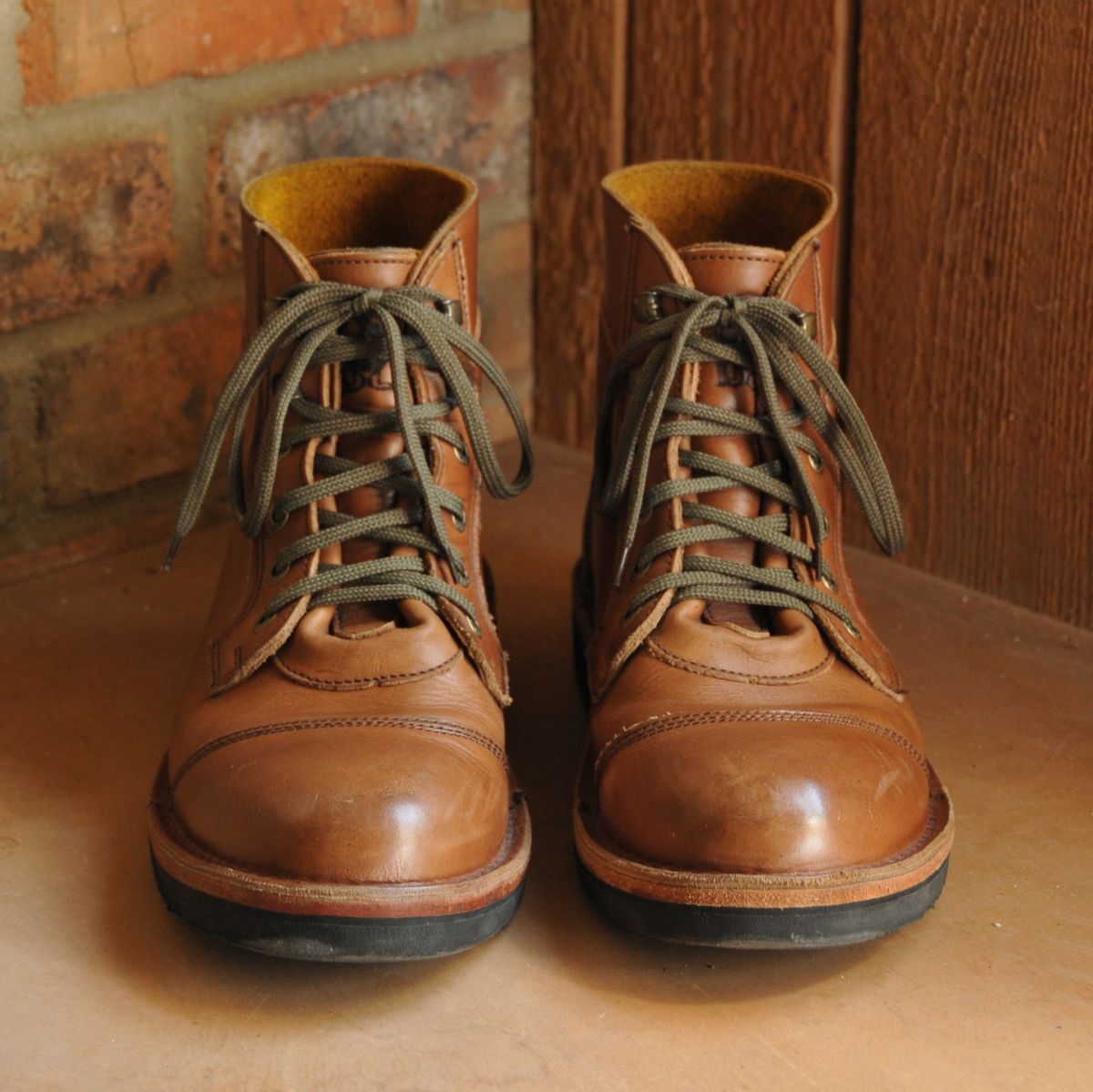 Photo by Lazarey on April 5, 2026 of the Jim Green Numzaan in Jim Green / Natural Veg Tan.