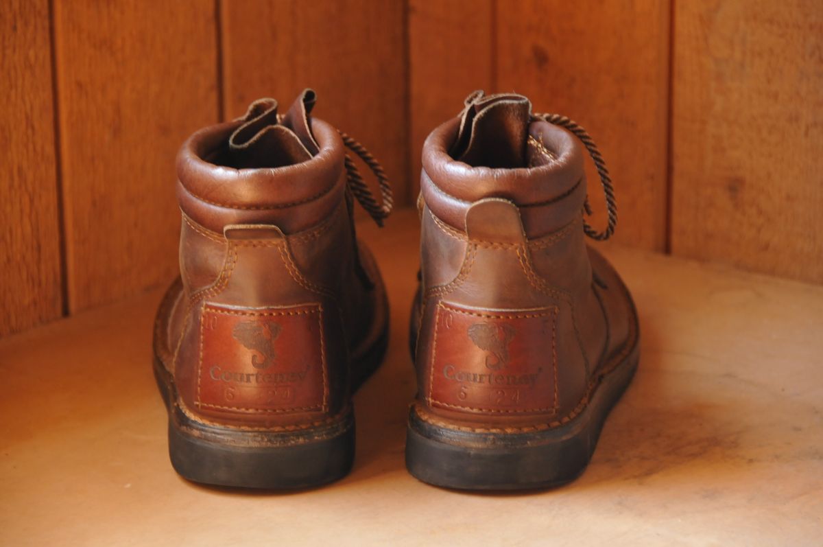 Photo by Lazarey on October 3, 2025 of the The Courteney Boot Company Safari (custom) in Mossop Leather - Dark Brown Bovine.