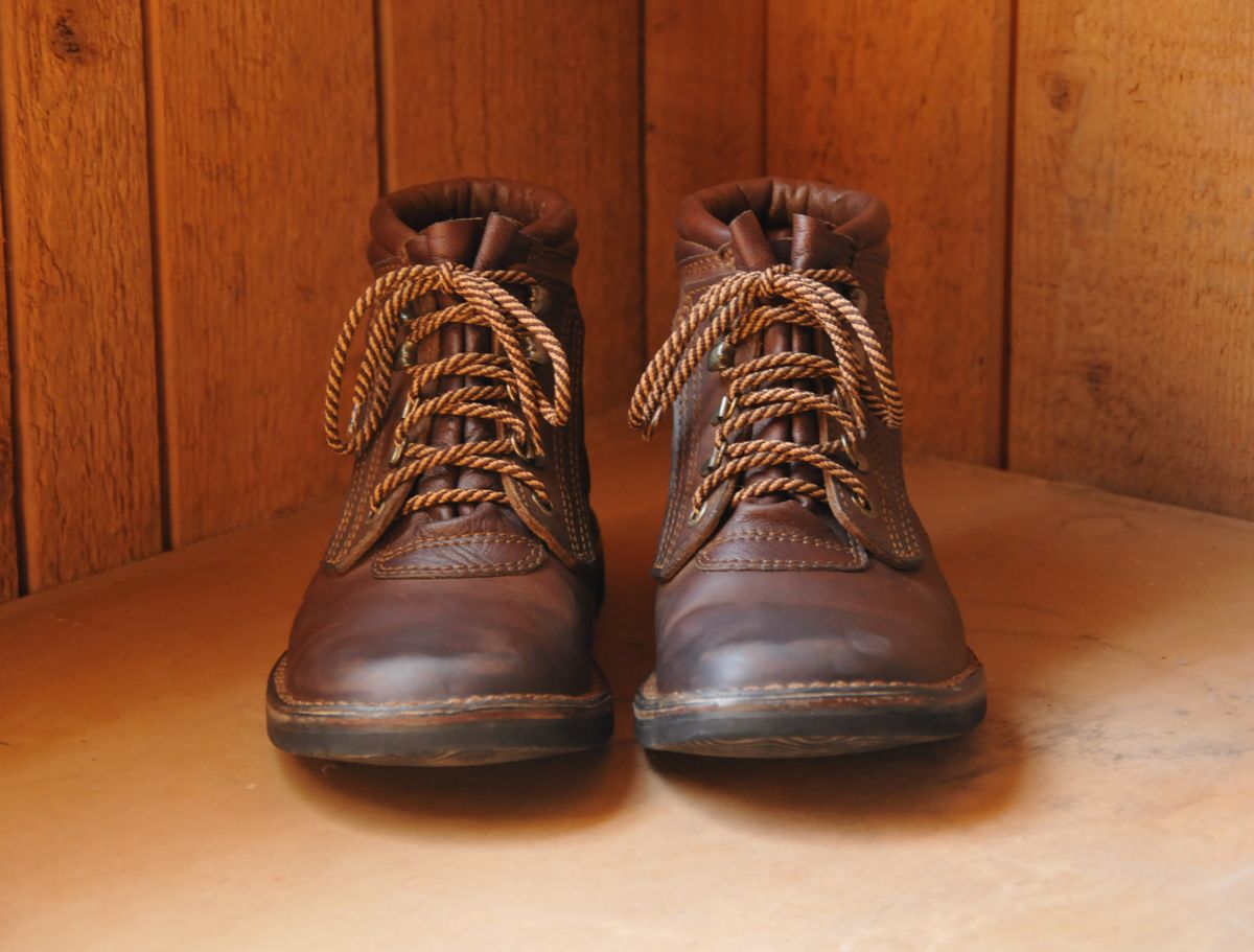 Photo by Lazarey on October 3, 2025 of the The Courteney Boot Company Safari (custom) in Mossop Leather - Dark Brown Bovine.