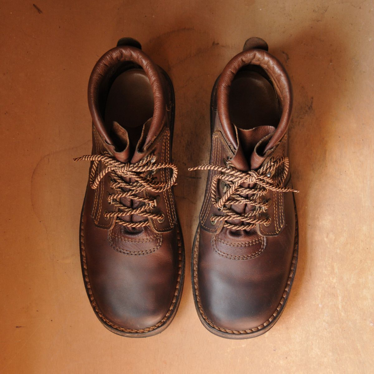 Photo by Lazarey on November 1, 2025 of the The Courteney Boot Company Safari (custom) in Mossop Leather - Dark Brown Bovine.