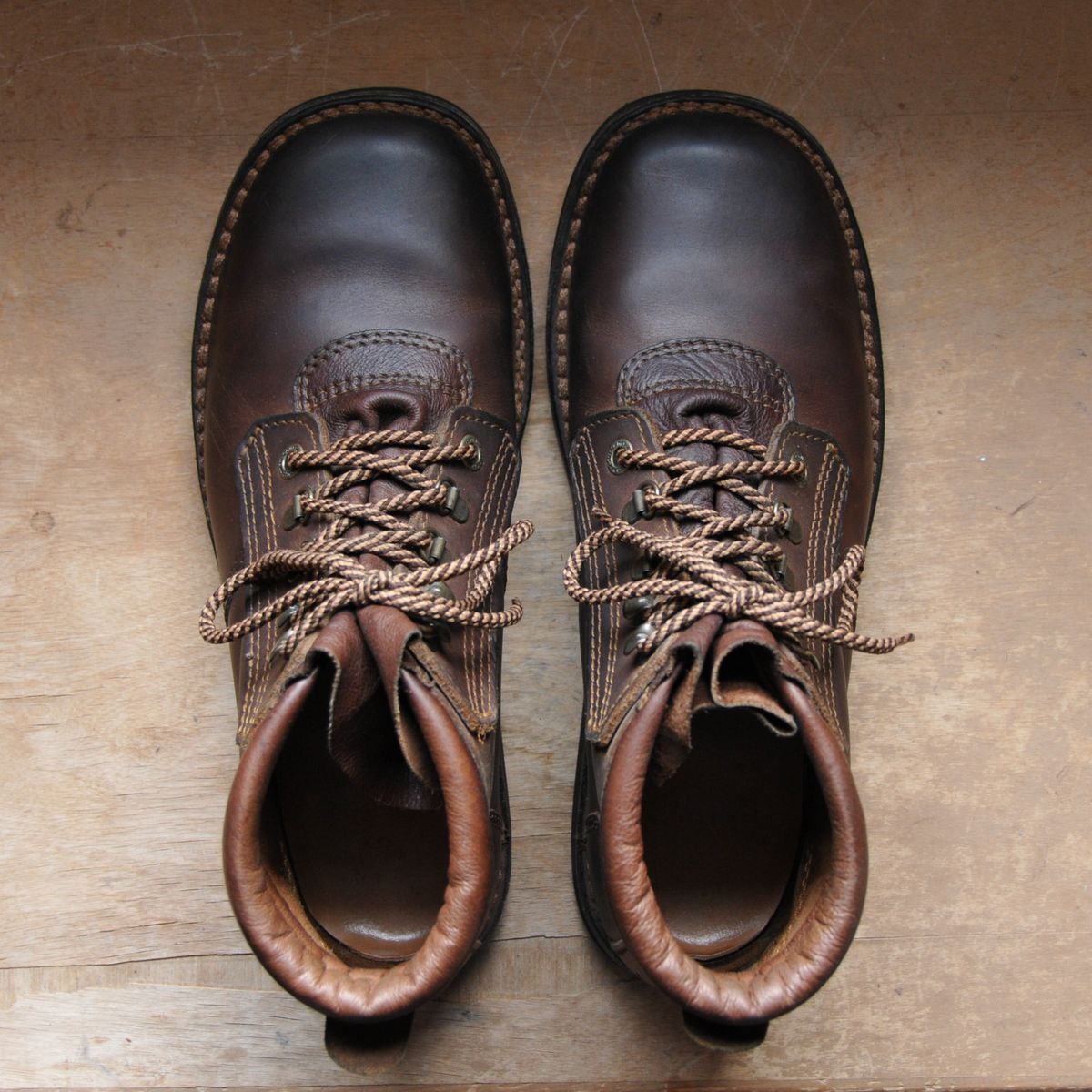 Photo by Lazarey on April 5, 2026 of the The Courteney Boot Company Safari (custom) in Mossop Leather - Dark Brown Bovine.