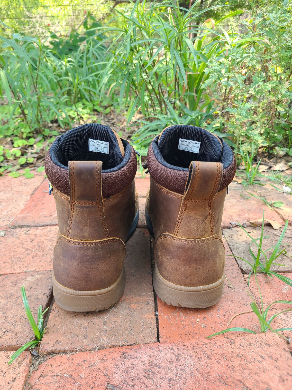 Photo by Lazarey on July 20, 2024 of the Lems Boulder Summit Waterproof in Full-grain Oiled Leather.