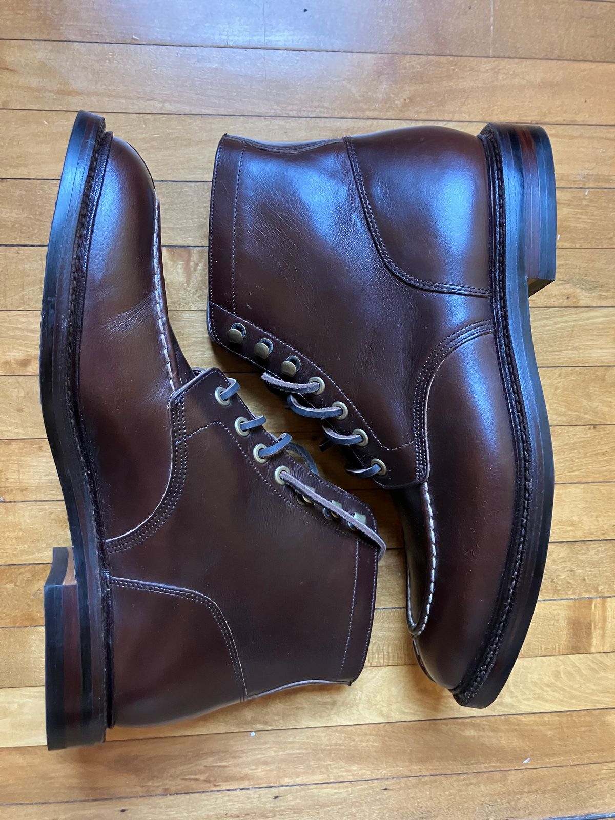 Photo by yoemanrandcorp on October 1, 2025 of the Grant Stone Ottawa Boot in Horween Crimson Chromexcel.