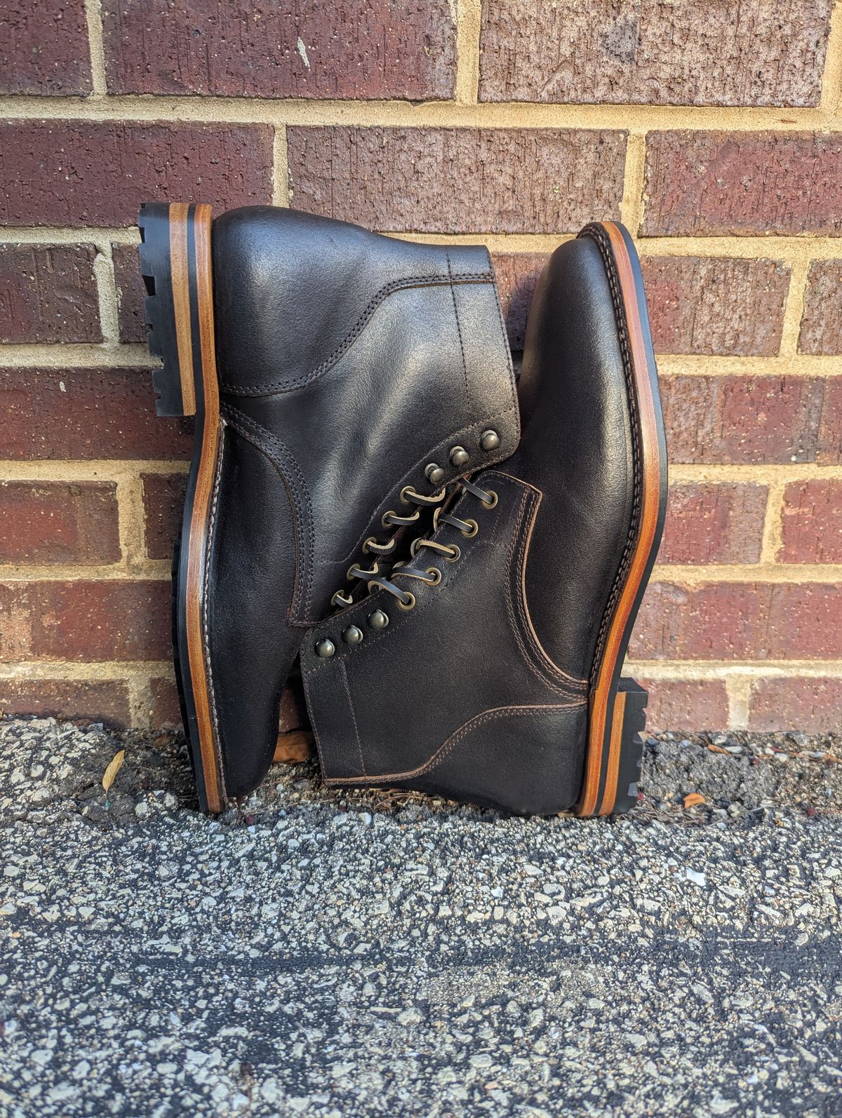 Photo by MrMister on September 30, 2025 of the Parkhurst The Allen in Horween Dark Brown Waxed Flesh.