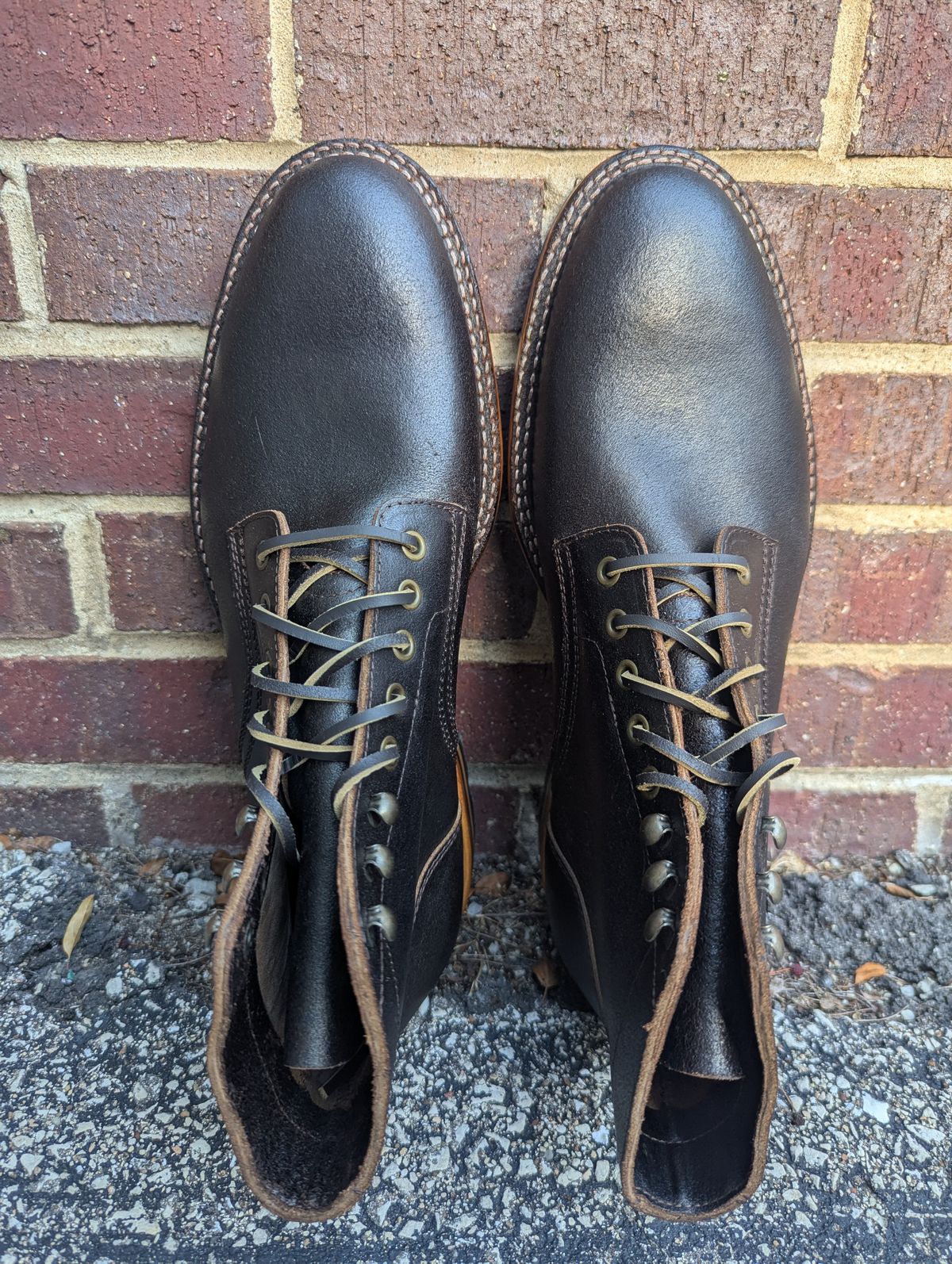 Photo by MrMister on September 30, 2025 of the Parkhurst The Allen in Horween Dark Brown Waxed Flesh.