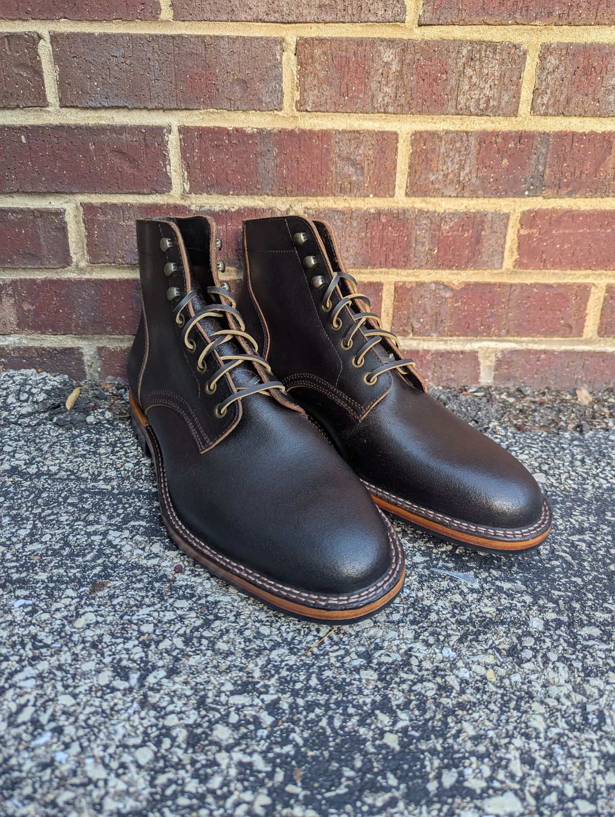 Photo by MrMister on September 30, 2025 of the Parkhurst The Allen in Horween Dark Brown Waxed Flesh.