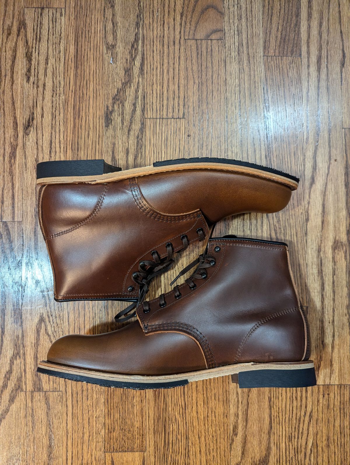 Photo by MrMister on October 16, 2024 of the Red Wing Beckman / 9422 in SB Foot Cigar Excalibur.