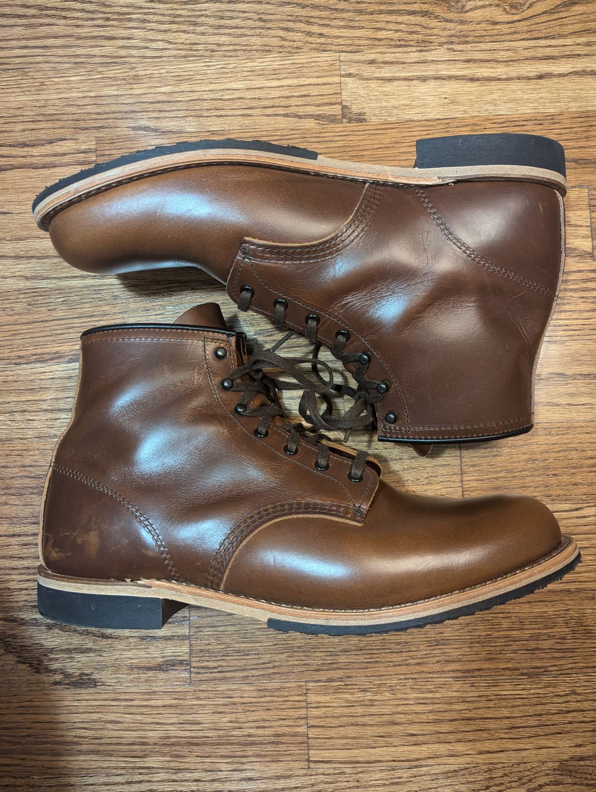 Photo by MrMister on November 6, 2024 of the Red Wing Beckman / 9422 in SB Foot Cigar Excalibur.