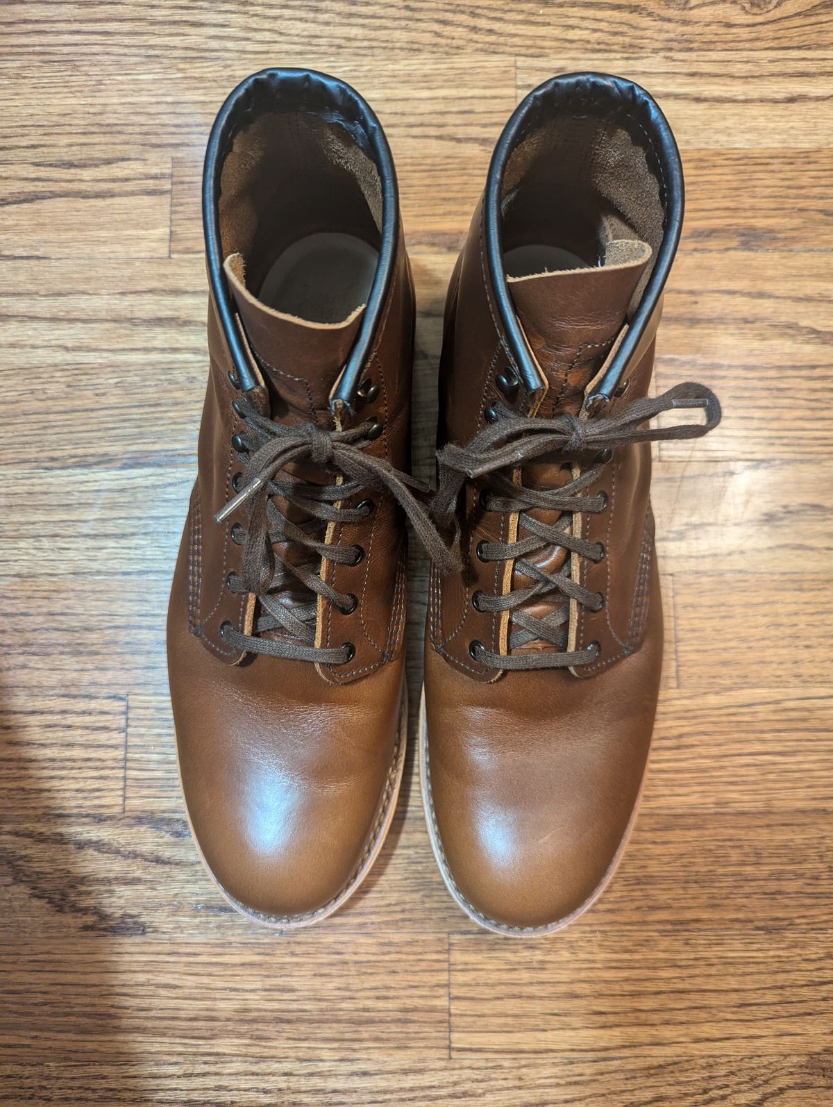Photo by MrMister on November 6, 2024 of the Red Wing Beckman / 9422 in SB Foot Cigar Excalibur.