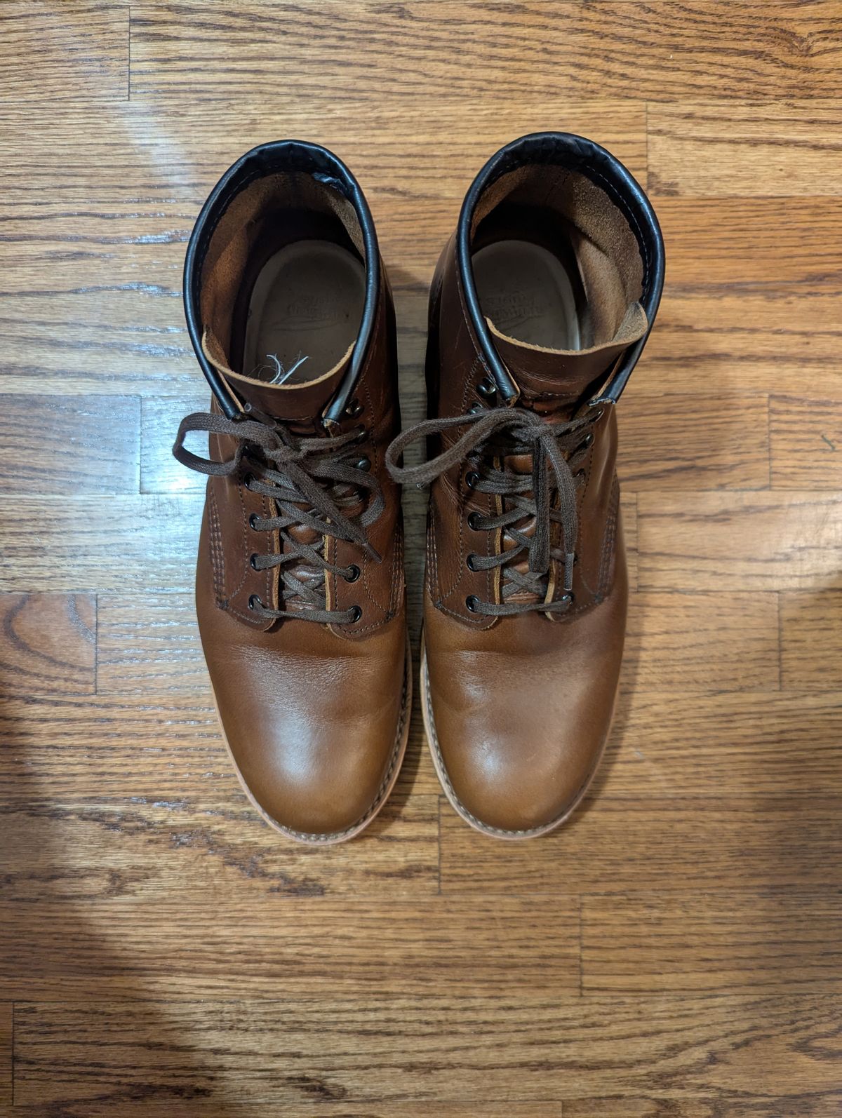 Photo by MrMister on December 6, 2024 of the Red Wing Beckman / 9422 in SB Foot Cigar Excalibur.