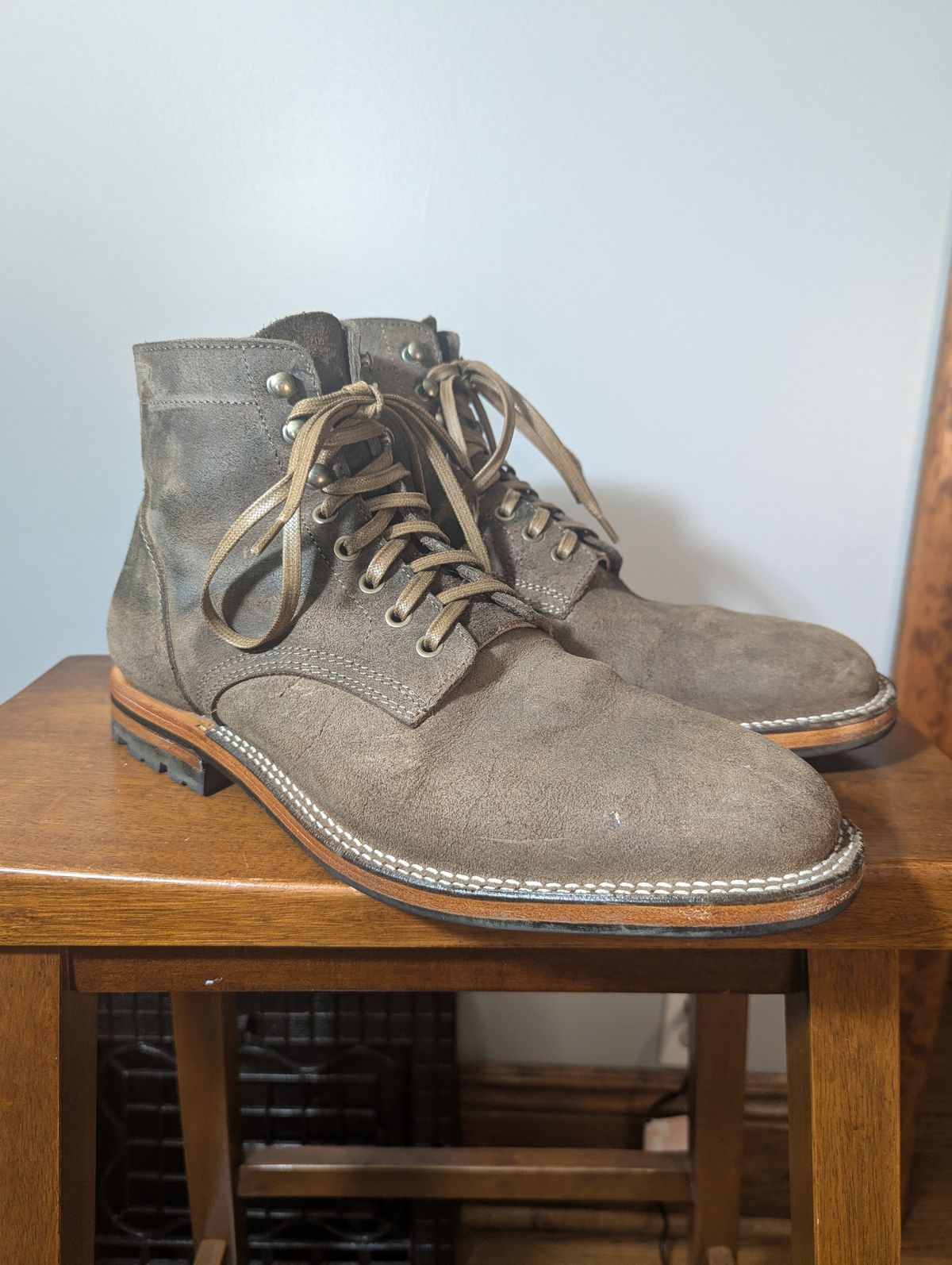 Photo by MrMister on November 6, 2024 of the Parkhurst The Allen in Parkhurst/ C.F. Stead Stone Waxed Mohawk.