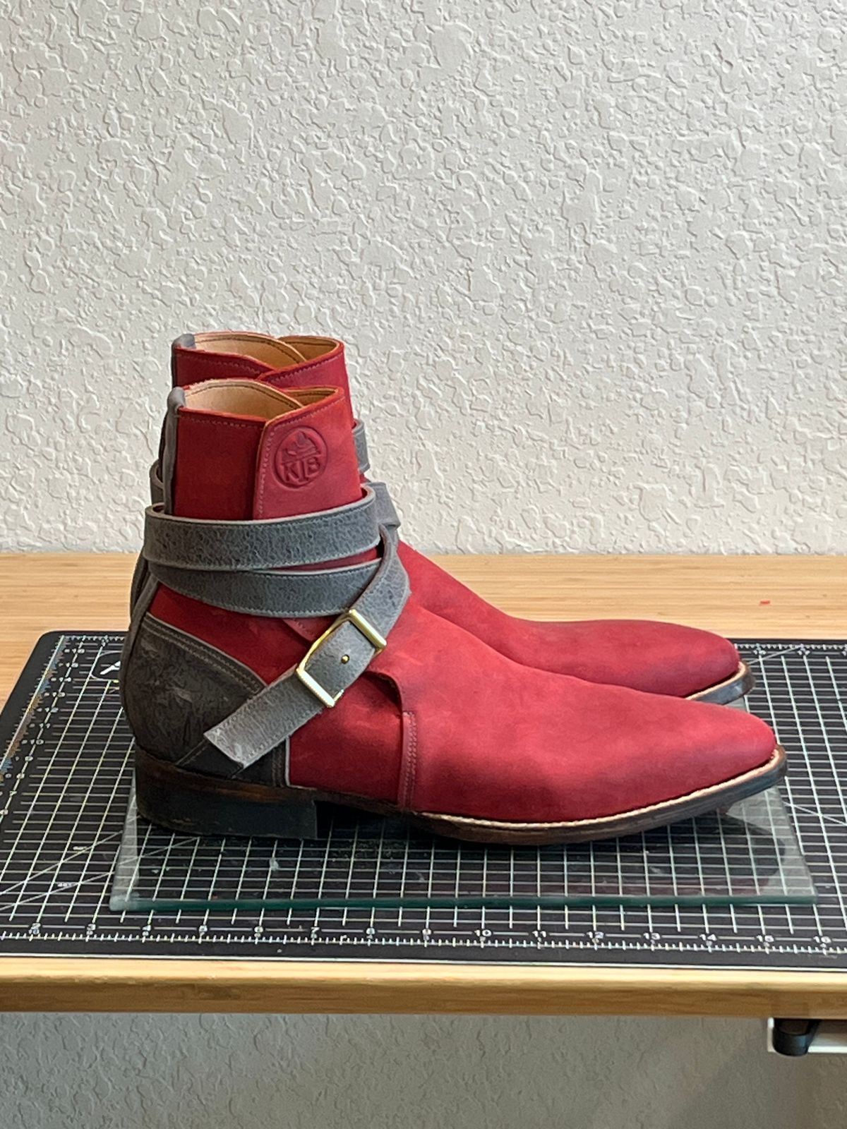 Photo by kitchen.table.boots on September 30, 2025 of the Self-Made Double Cross Jodhpurs in Cf Stead Waxy Retan Kudu.