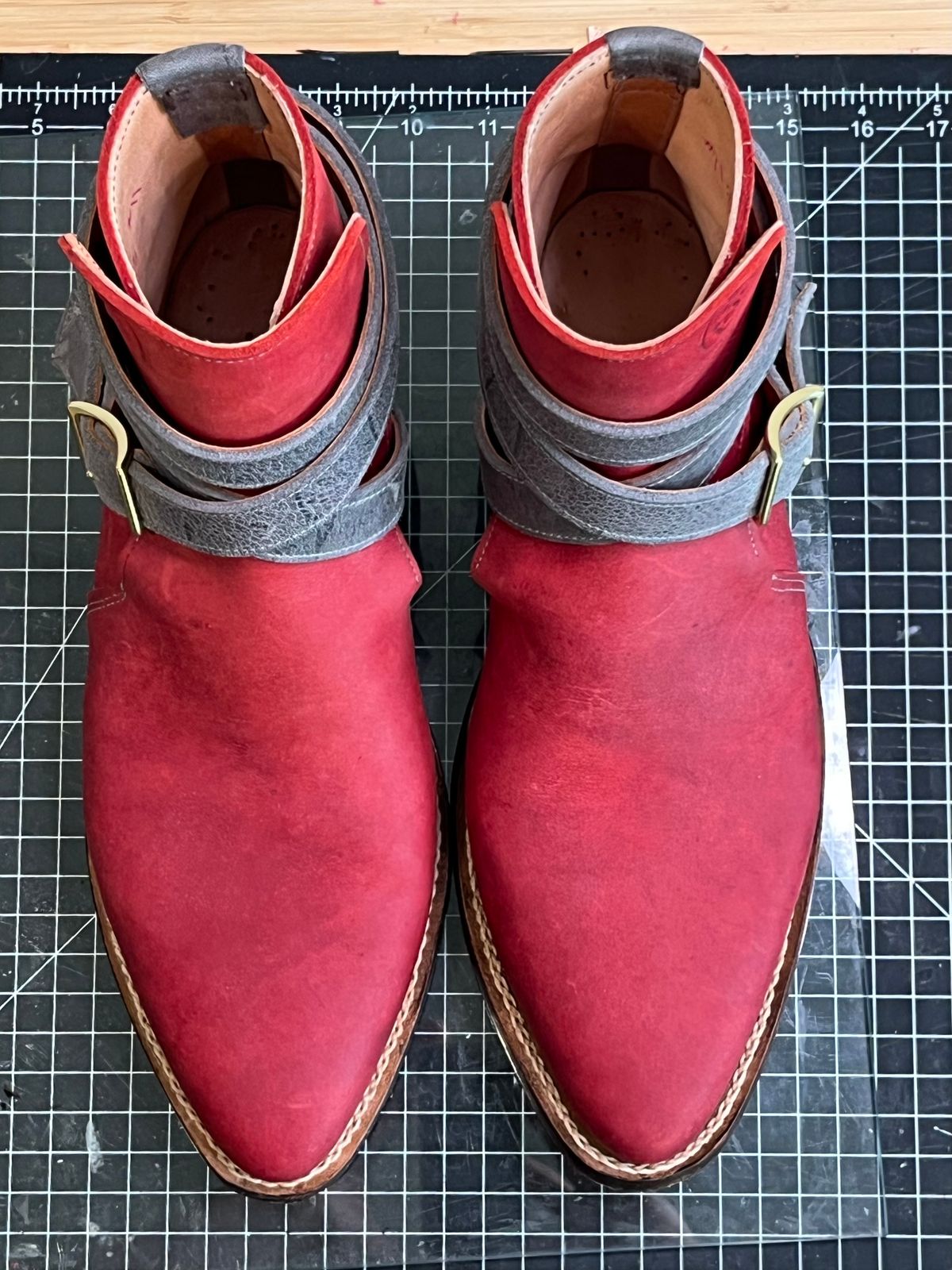 Photo by kitchen.table.boots on September 30, 2025 of the Self-Made Double Cross Jodhpurs in Cf Stead Waxy Retan Kudu.