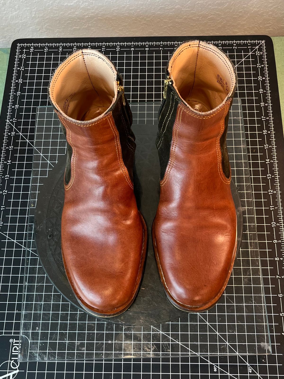 Photo by kitchen.table.boots on January 5, 2025 of the Self-Made Zip Boot in S.B Foot - Unknown & C.F. Stead Loden Repello Calf Suede.