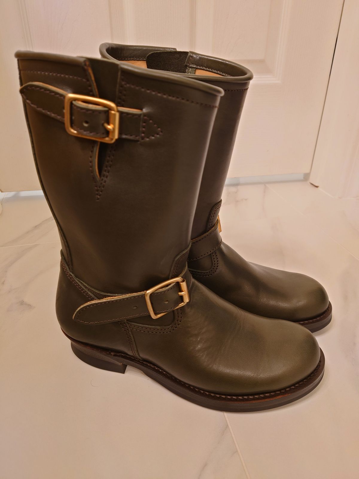 Photo by BarhinBhatt on March 21, 2025 of the Y'2 Leather Engineer Boot in Olive Eco Horse.