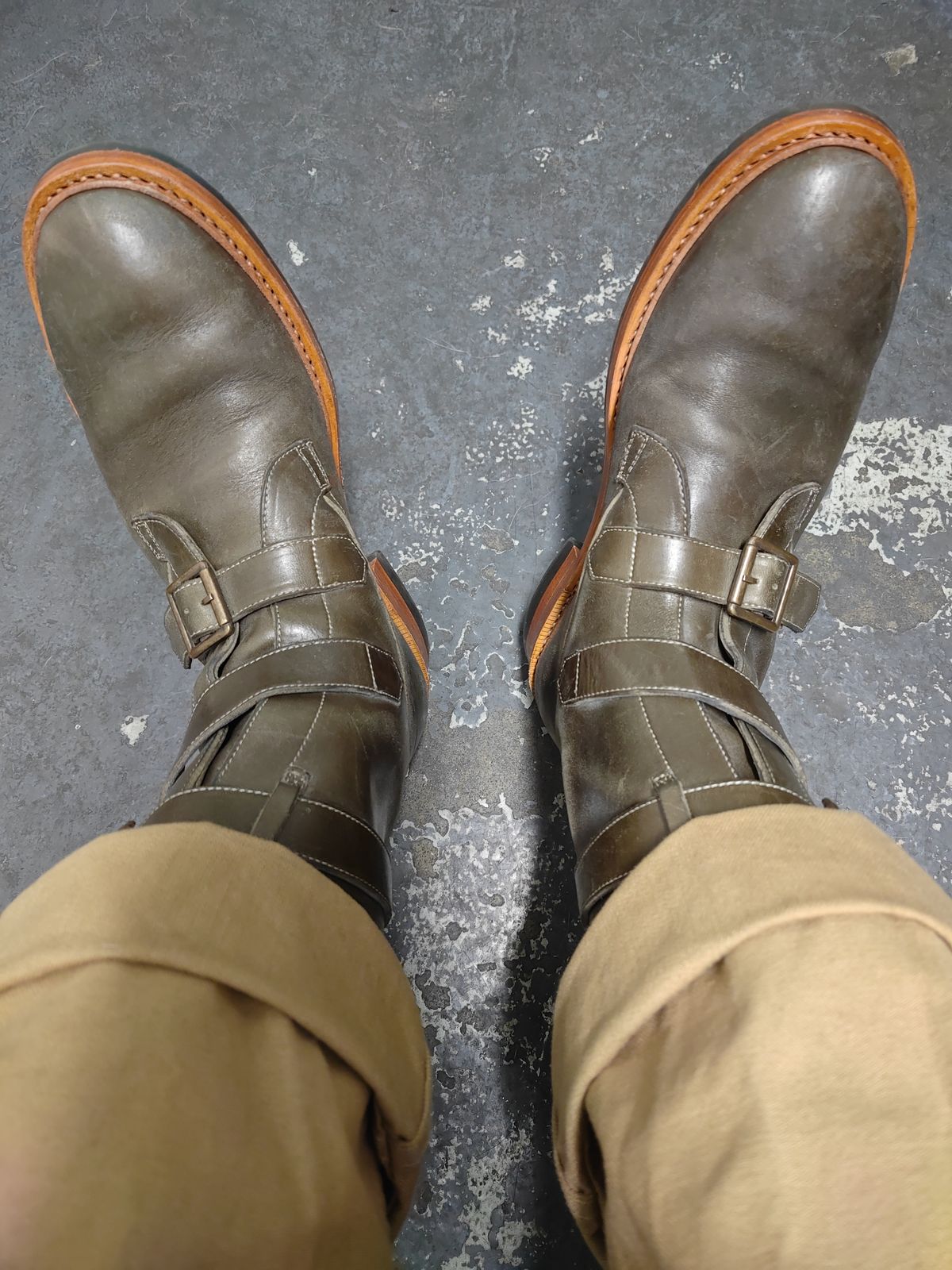 Photo by BarhinBhatt on October 19, 2025 of the Blkbrd Shoemaker Tanker in Maryam Salvia Horsebutt.