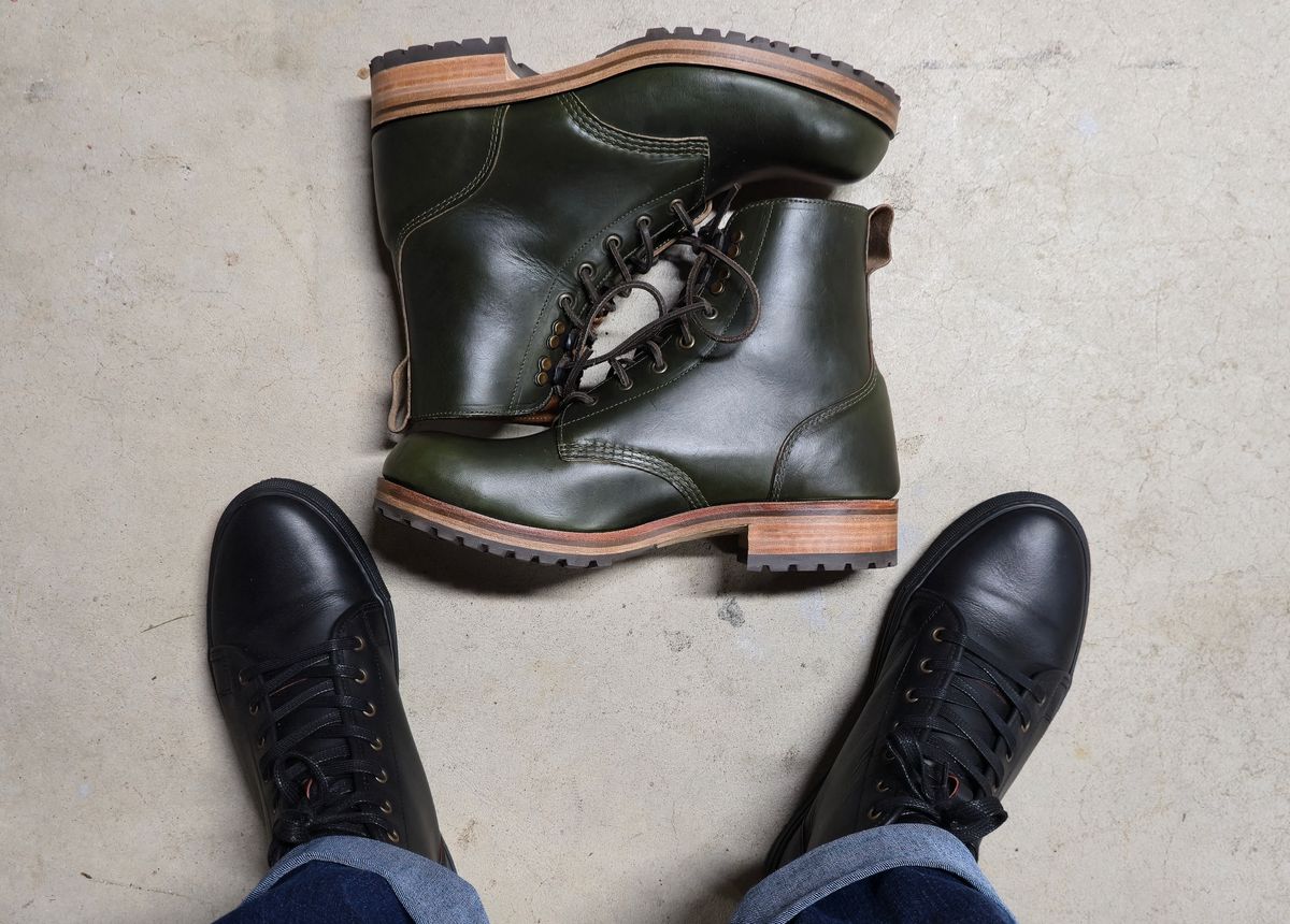 Photo by SuperChingaso5000 on January 7, 2026 of the Goral Buxton in Horween Chromexcel Forest Green.
