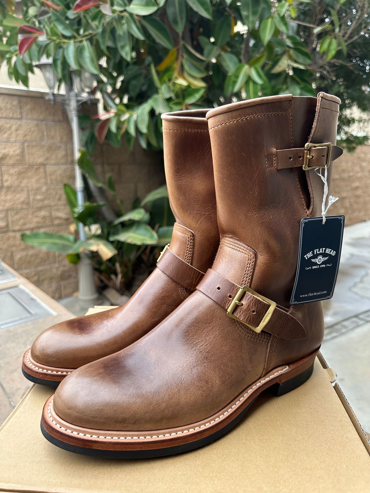 Photo by chriscanecoffee on December 30, 2024 of the The Flat Head Engineer Boots in Horween Natural Chromexcel.