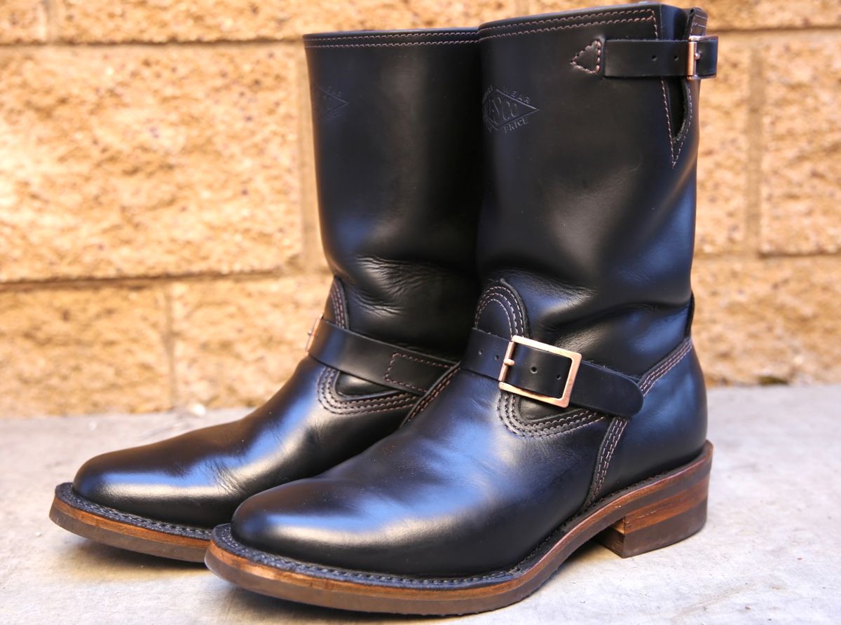 Photo by chriscanecoffee on December 26, 2024 of the Wesco Boss Engineer Boot in Seidel Black Tie Domain.