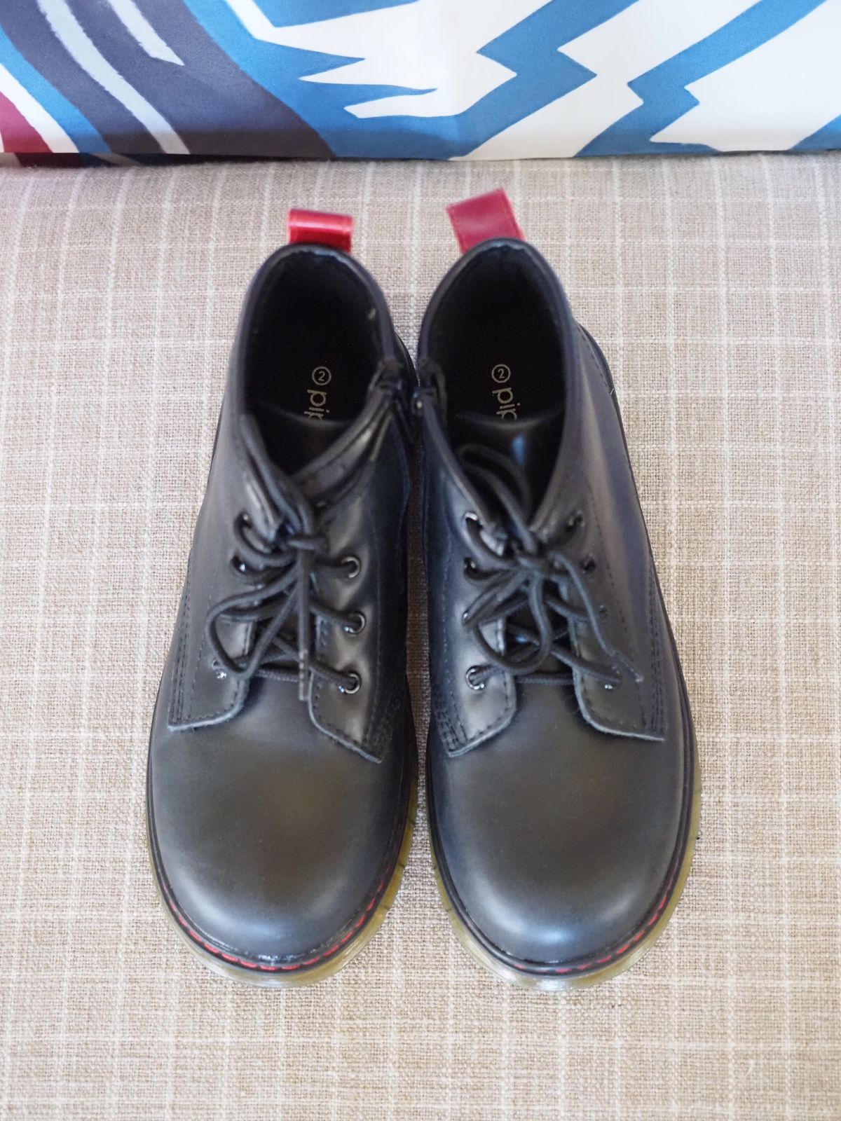 Photo by Little_Pods on October 2, 2025 of the Piper Finn Raven-Combat Boots in Unknown Leather.