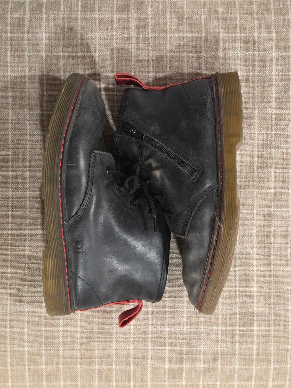 Photo by Little_Pods on November 6, 2025 of the Piper Finn Raven-Combat Boots in Unknown Leather.