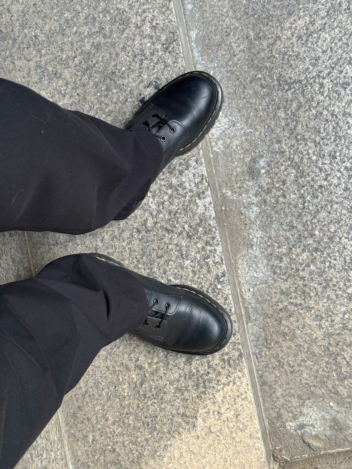 Photo by Lingo on April 5, 2026 of the Dr. Martens 11292 in Greasy.