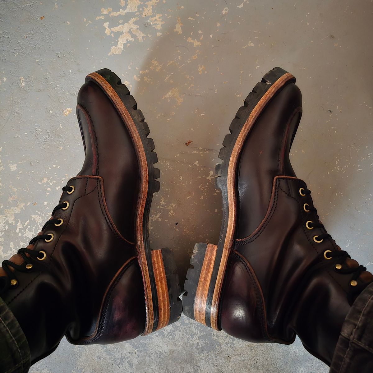 Photo by joshvarnum on March 4, 2026 of the BHHB Custom Model in Overdye Seidel Oxblood Double Shot & Horween Natural Chromexcel.